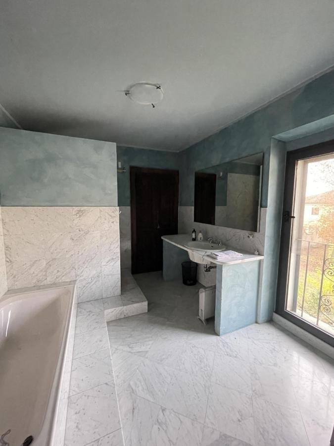 Villa Affascinante Casale Brambilla Vicino Pavia San Zenone al Po Esterno foto
